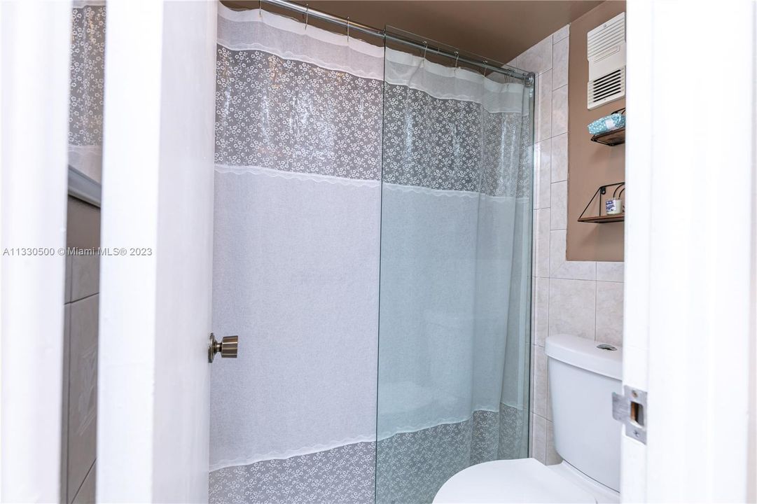 Vendido Recientemente: $219,921 (2 camas, 2 baños, 1120 Pies cuadrados)