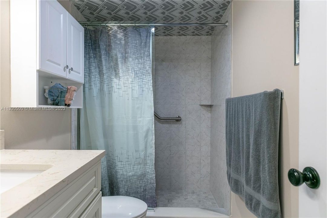 Vendido Recientemente: $219,921 (2 camas, 2 baños, 1120 Pies cuadrados)