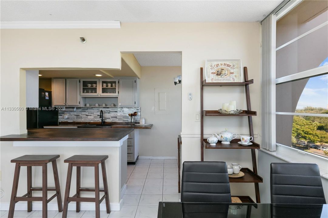 Vendido Recientemente: $219,921 (2 camas, 2 baños, 1120 Pies cuadrados)