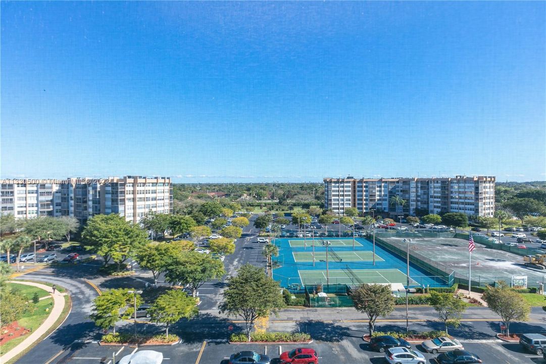 Vendido Recientemente: $219,921 (2 camas, 2 baños, 1120 Pies cuadrados)