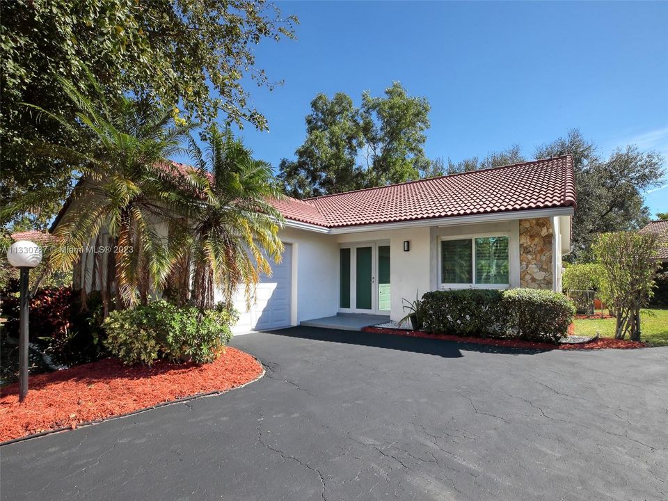 Recently Sold: $537,000 (3 beds, 2 baths, 1598 Square Feet)