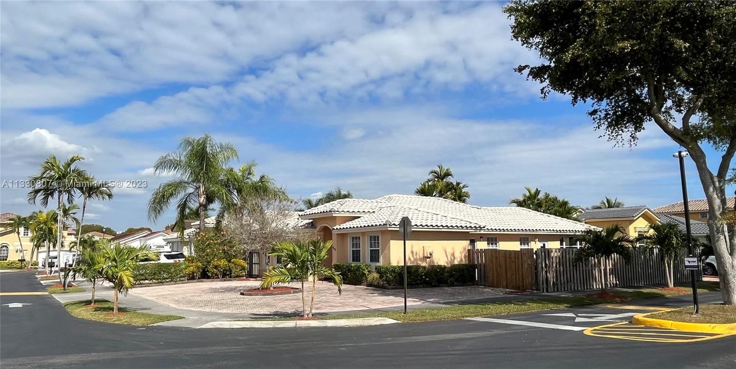 Recently Sold: $490,900 (3 beds, 2 baths, 1802 Square Feet)