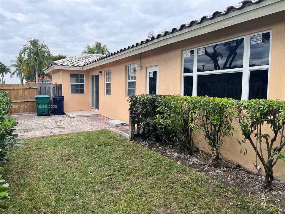 Recently Sold: $490,900 (3 beds, 2 baths, 1802 Square Feet)