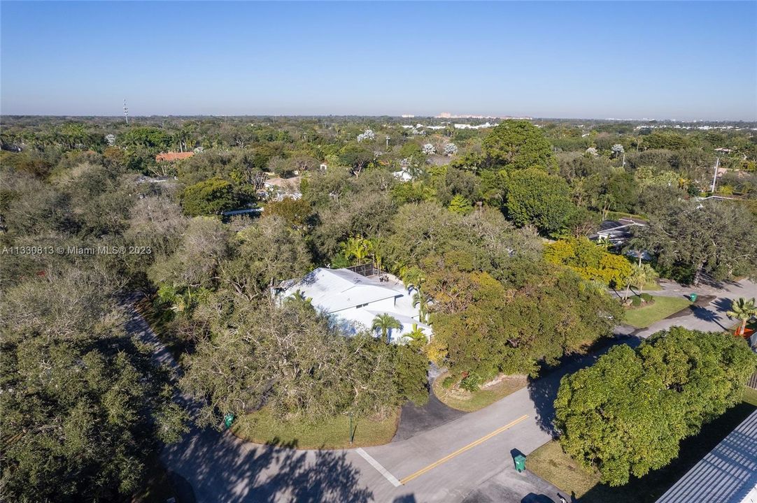 Recently Sold: $1,825,000 (5 beds, 3 baths, 2975 Square Feet)