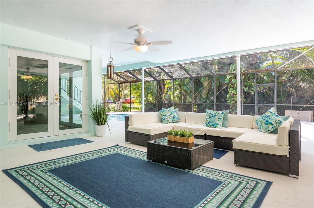 Recently Sold: $1,825,000 (5 beds, 3 baths, 2975 Square Feet)