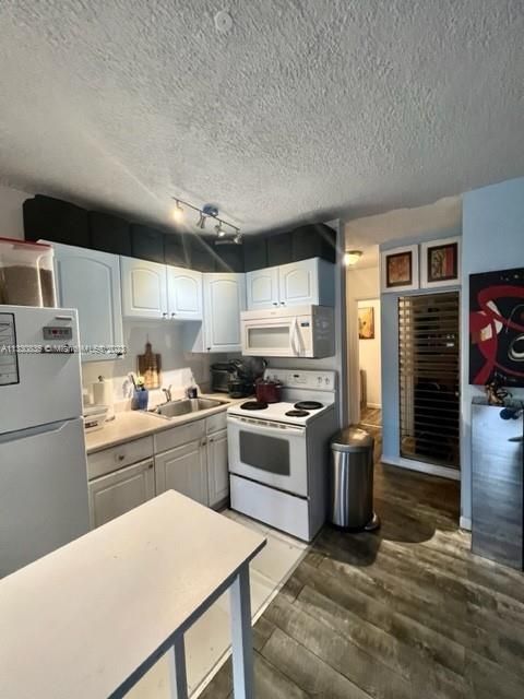 Recently Sold: $129,000 (1 beds, 1 baths, 580 Square Feet)