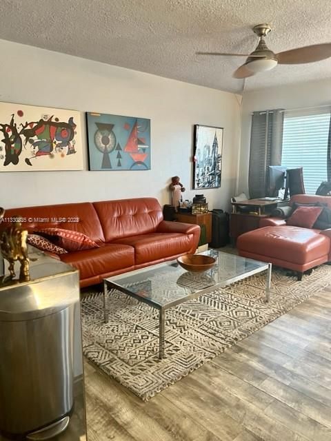 Recently Sold: $129,000 (1 beds, 1 baths, 580 Square Feet)