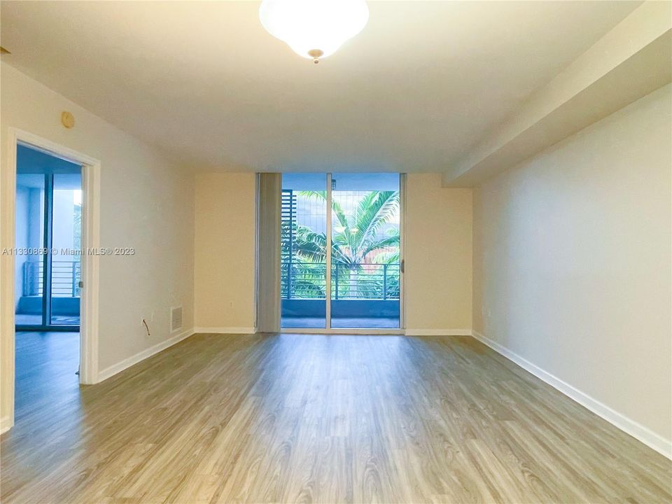 Recently Sold: $535,000 (1 beds, 1 baths, 878 Square Feet)