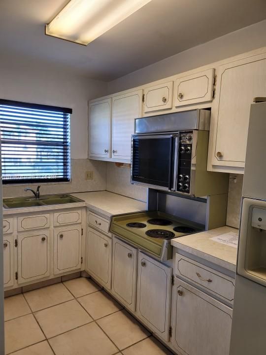 Recently Sold: $110,000 (1 beds, 1 baths, 720 Square Feet)