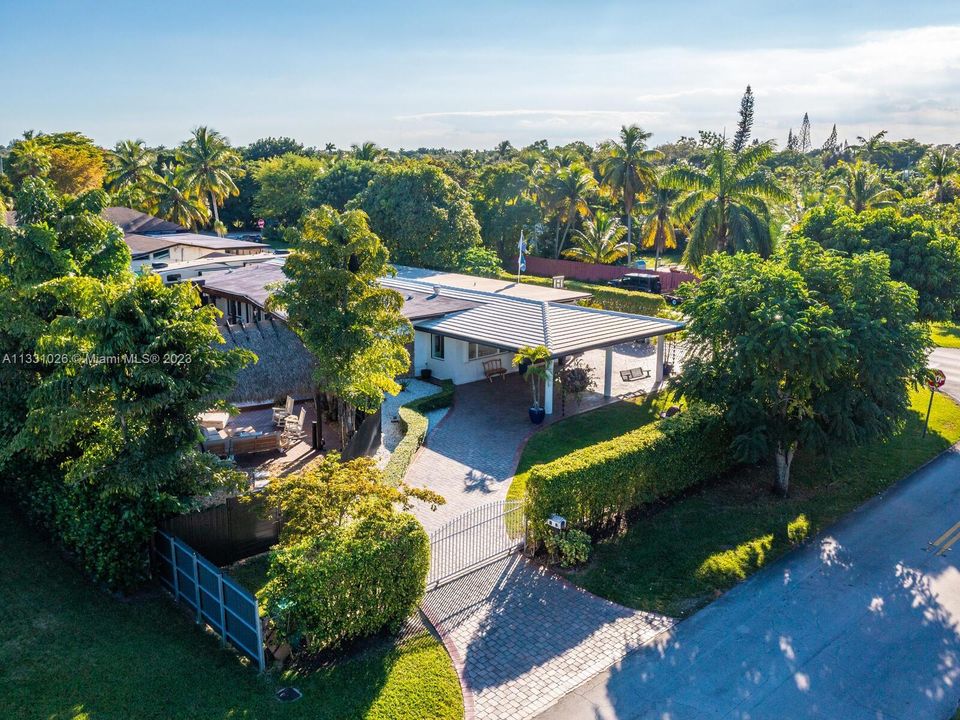 Recently Rented: $8,750 (4 beds, 5 baths, 2544 Square Feet)