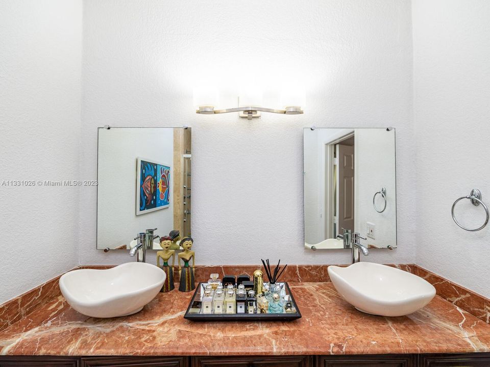 Recently Rented: $8,750 (4 beds, 5 baths, 2544 Square Feet)