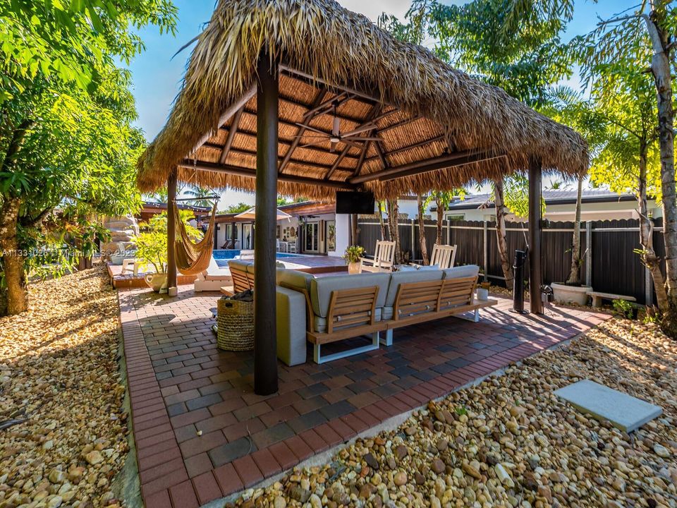 Recently Rented: $8,750 (4 beds, 5 baths, 2544 Square Feet)