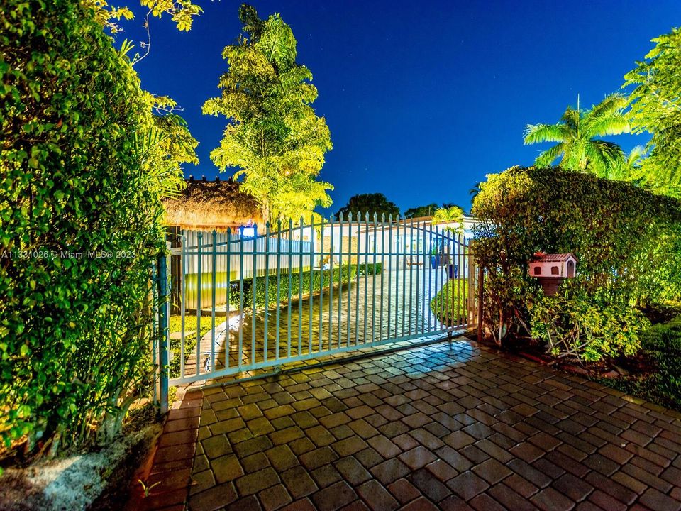 Recently Rented: $8,750 (4 beds, 5 baths, 2544 Square Feet)