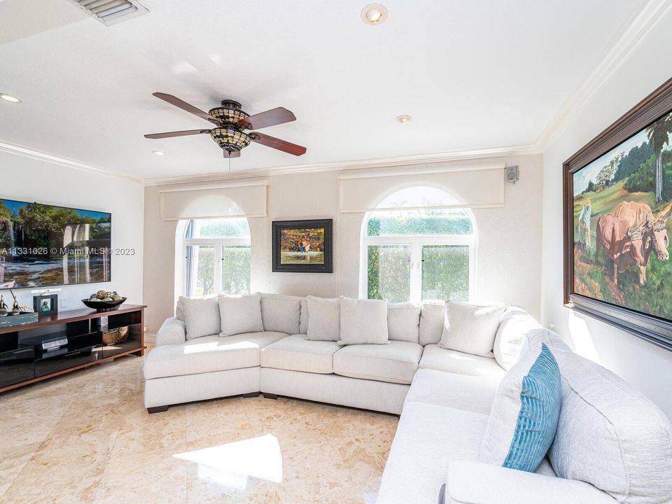 Recently Rented: $8,750 (4 beds, 5 baths, 2544 Square Feet)
