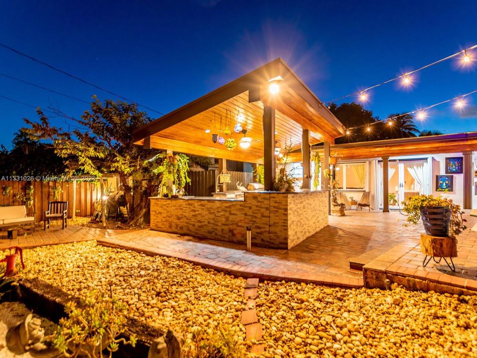 Recently Rented: $8,750 (4 beds, 5 baths, 2544 Square Feet)