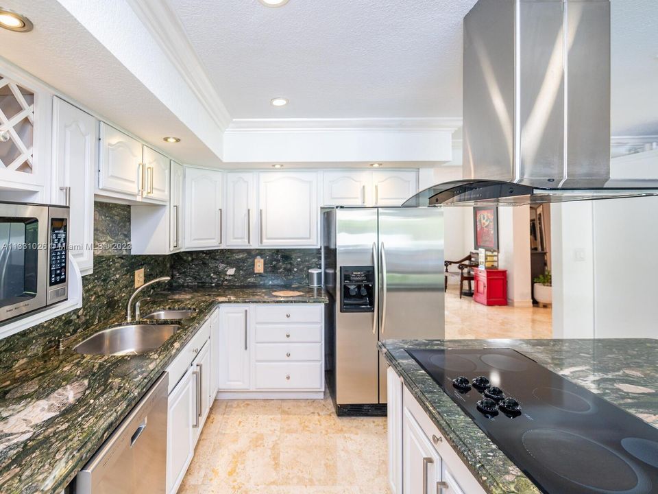 Recently Rented: $8,750 (4 beds, 5 baths, 2544 Square Feet)