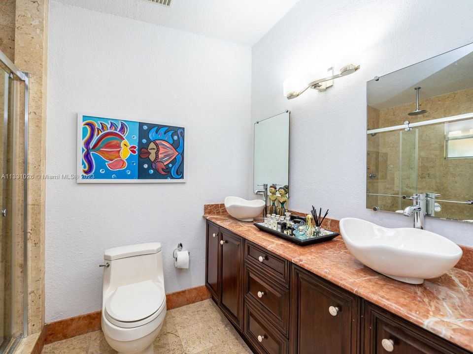 Recently Rented: $8,750 (4 beds, 5 baths, 2544 Square Feet)