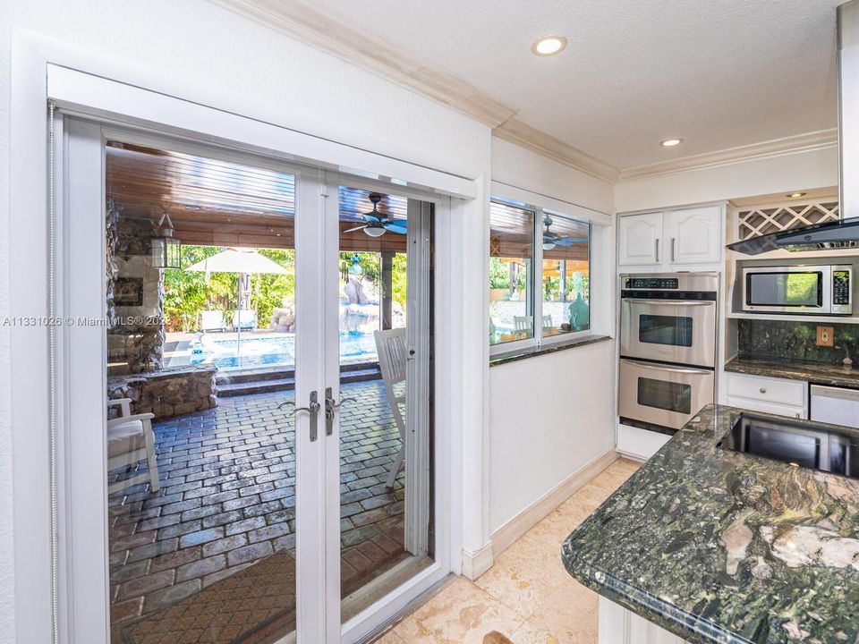 Recently Rented: $8,750 (4 beds, 5 baths, 2544 Square Feet)