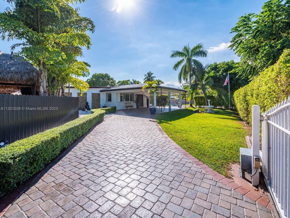 Recently Rented: $8,750 (4 beds, 5 baths, 2544 Square Feet)