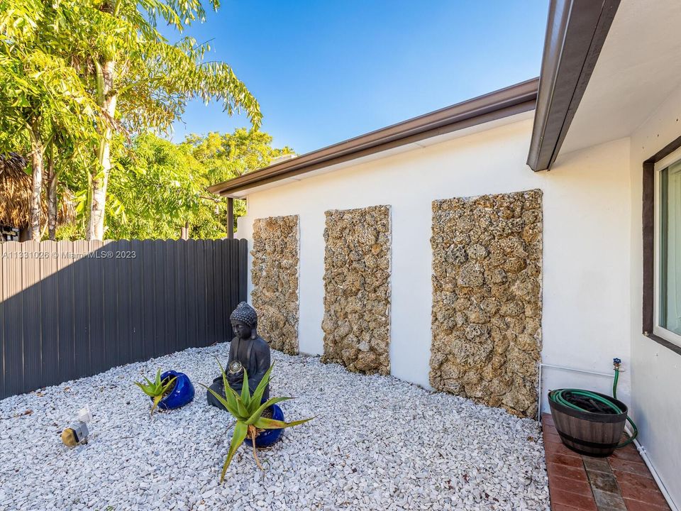 Recently Rented: $8,750 (4 beds, 5 baths, 2544 Square Feet)