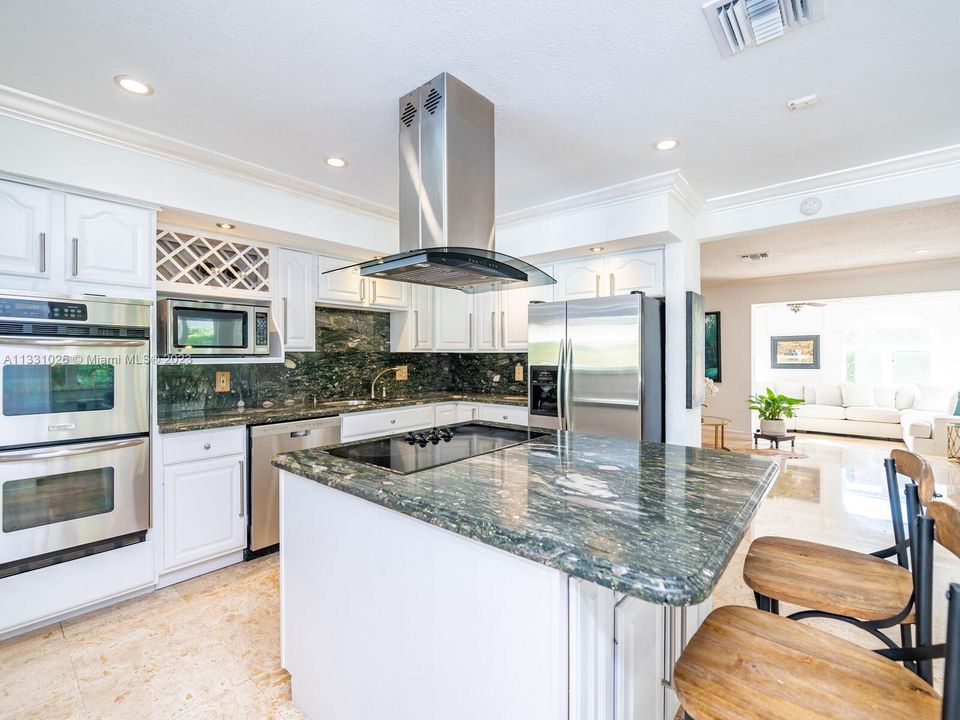Recently Rented: $8,750 (4 beds, 5 baths, 2544 Square Feet)