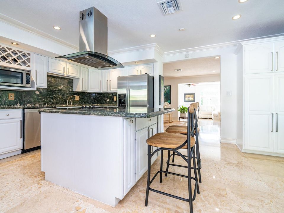 Recently Rented: $8,750 (4 beds, 5 baths, 2544 Square Feet)