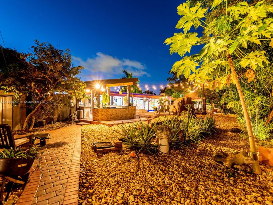 Recently Rented: $8,750 (4 beds, 5 baths, 2544 Square Feet)