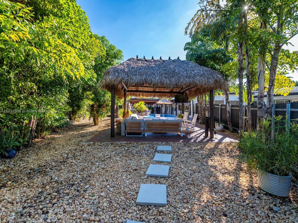 Recently Rented: $8,750 (4 beds, 5 baths, 2544 Square Feet)