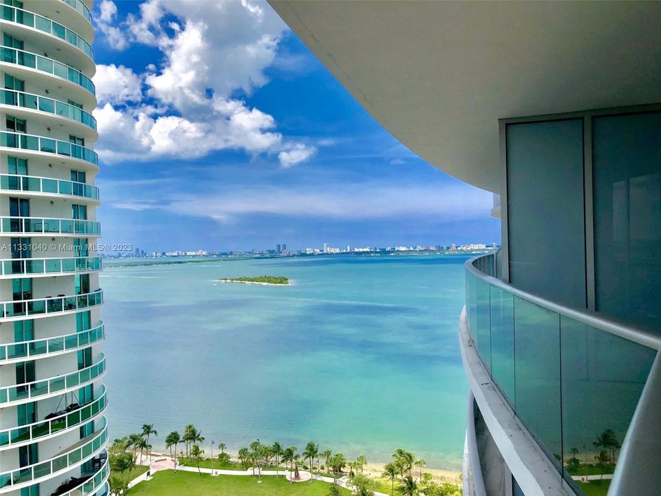 Recently Sold: $760,000 (2 beds, 3 baths, 1394 Square Feet)