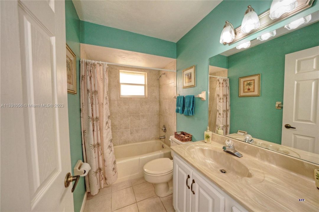 Recently Sold: $639,000 (3 beds, 2 baths, 1654 Square Feet)