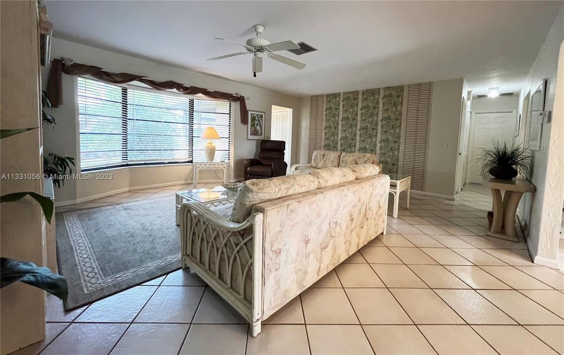 Recently Sold: $639,000 (3 beds, 2 baths, 1654 Square Feet)