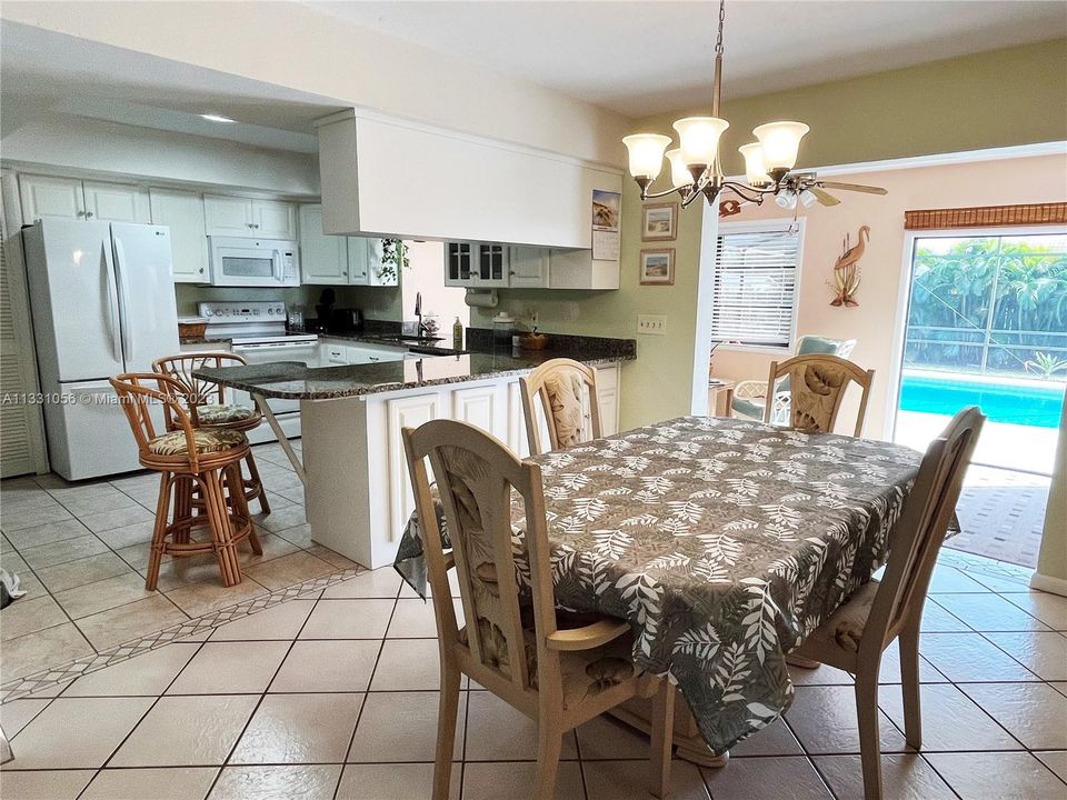 Recently Sold: $639,000 (3 beds, 2 baths, 1654 Square Feet)