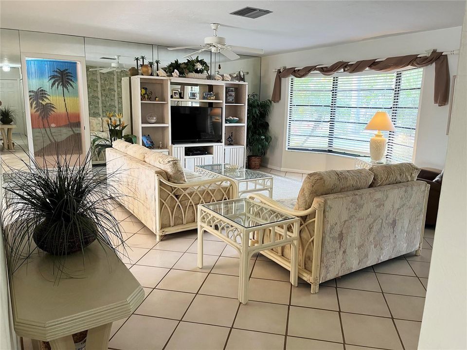 Recently Sold: $639,000 (3 beds, 2 baths, 1654 Square Feet)