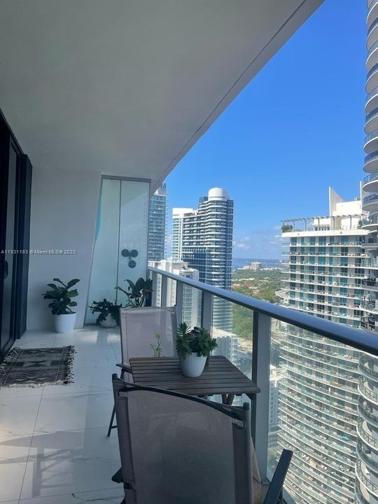 Recently Sold: $547,000 (1 beds, 1 baths, 651 Square Feet)