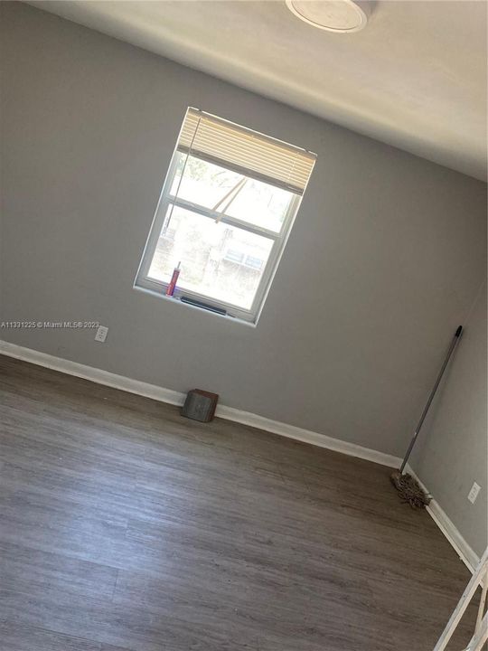 Recently Rented: $1,000 (3 beds, 1 baths, 0 Square Feet)