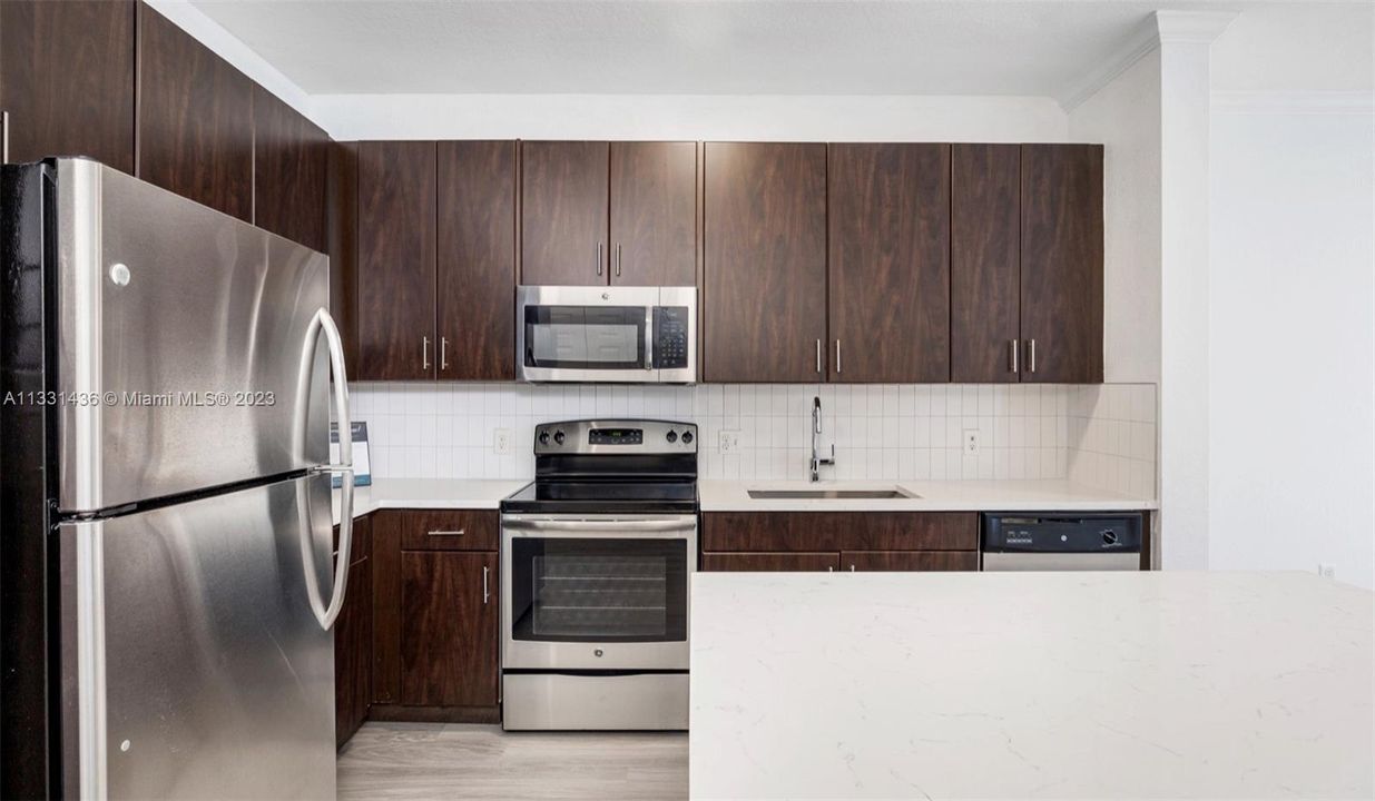 最近租的: $2,426 (2 贝兹, 2 浴室, 1059 平方英尺)