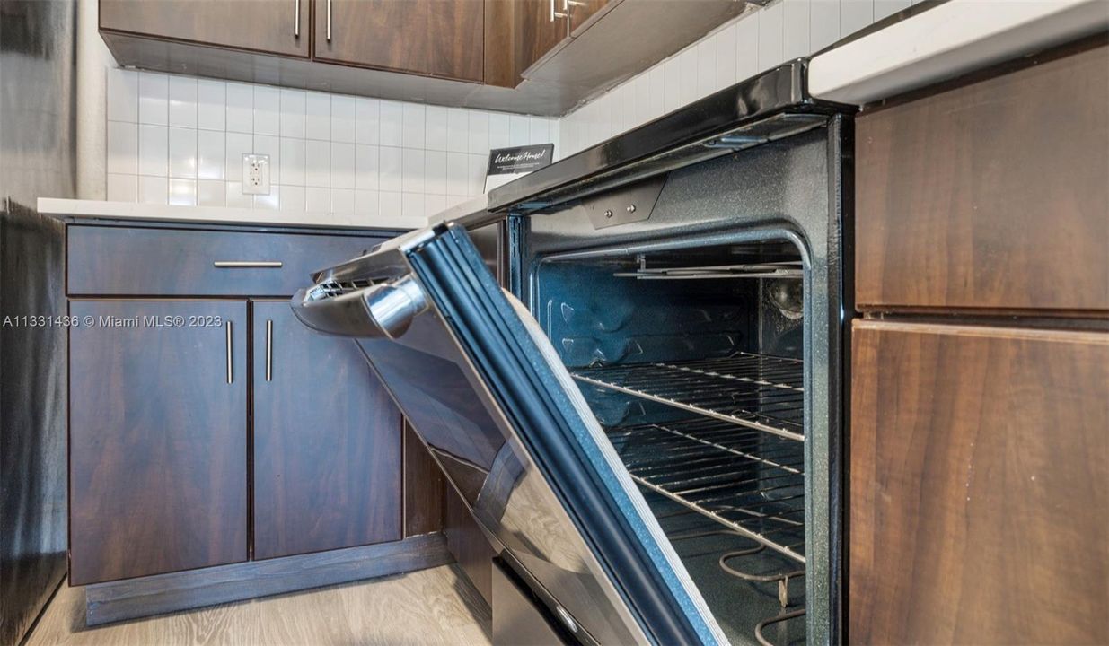 最近租的: $2,426 (2 贝兹, 2 浴室, 1059 平方英尺)