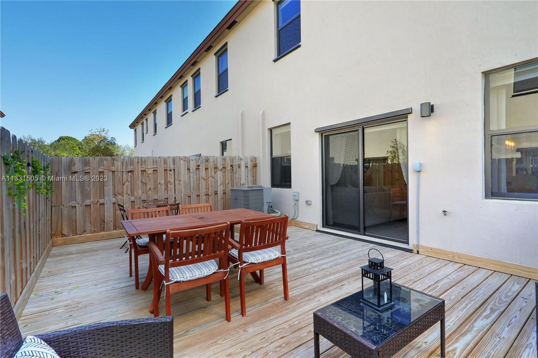 Recently Sold: $529,000 (3 beds, 2 baths, 1478 Square Feet)