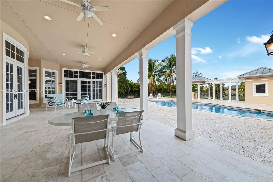 Recently Sold: $2,350,000 (5 beds, 5 baths, 5784 Square Feet)