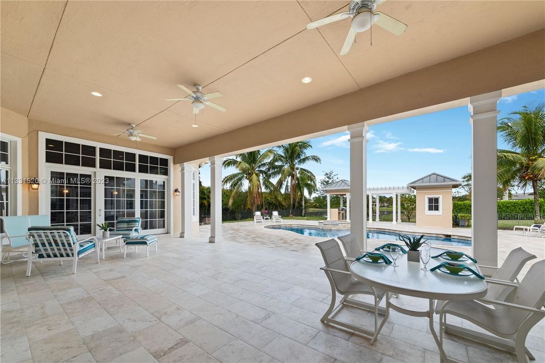 Recently Sold: $2,350,000 (5 beds, 5 baths, 5784 Square Feet)