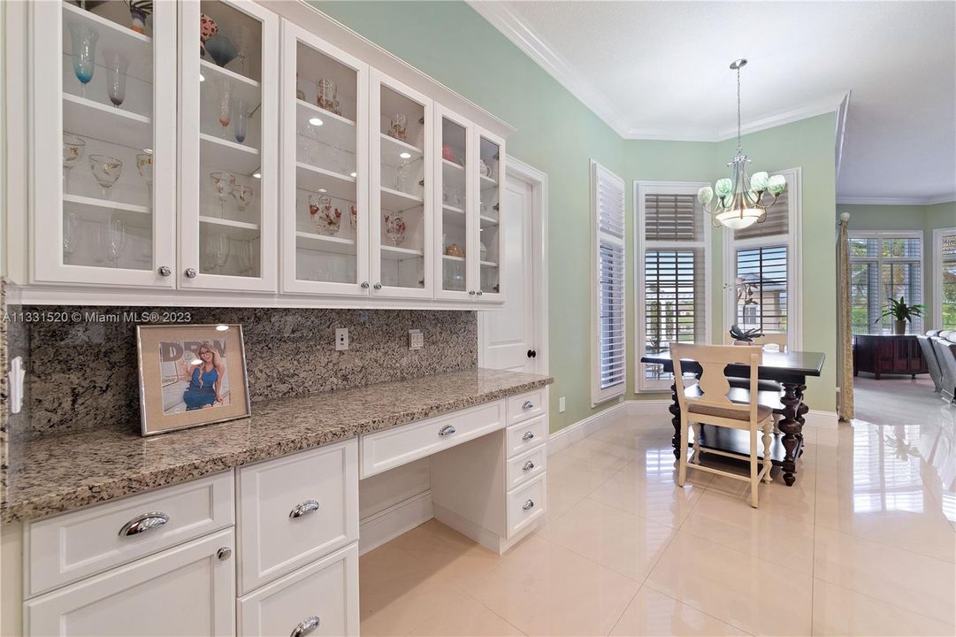 Recently Sold: $2,350,000 (5 beds, 5 baths, 5784 Square Feet)