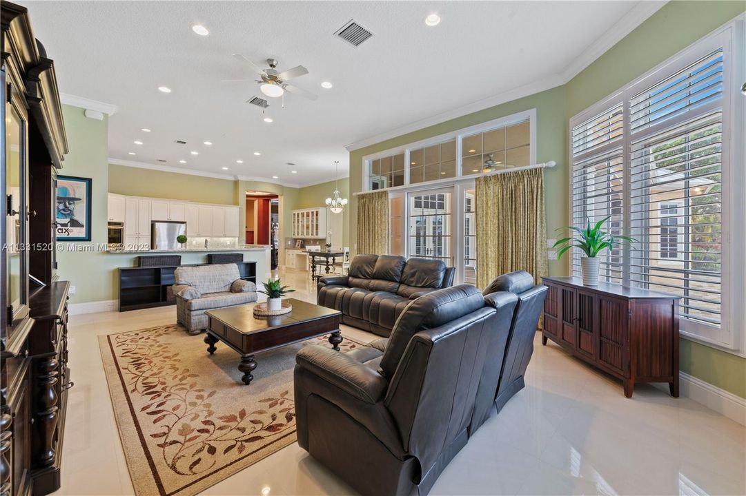 Recently Sold: $2,350,000 (5 beds, 5 baths, 5784 Square Feet)