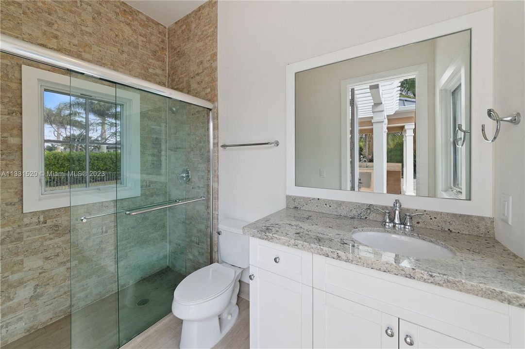 Recently Sold: $2,350,000 (5 beds, 5 baths, 5784 Square Feet)