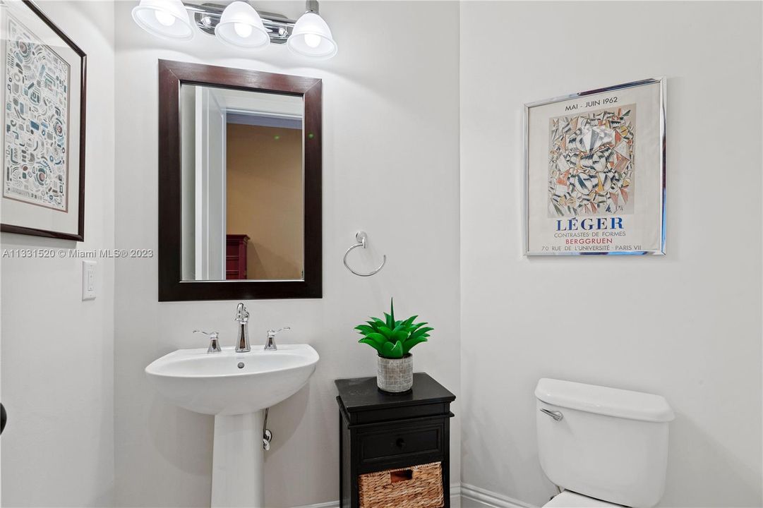 Recently Sold: $2,350,000 (5 beds, 5 baths, 5784 Square Feet)