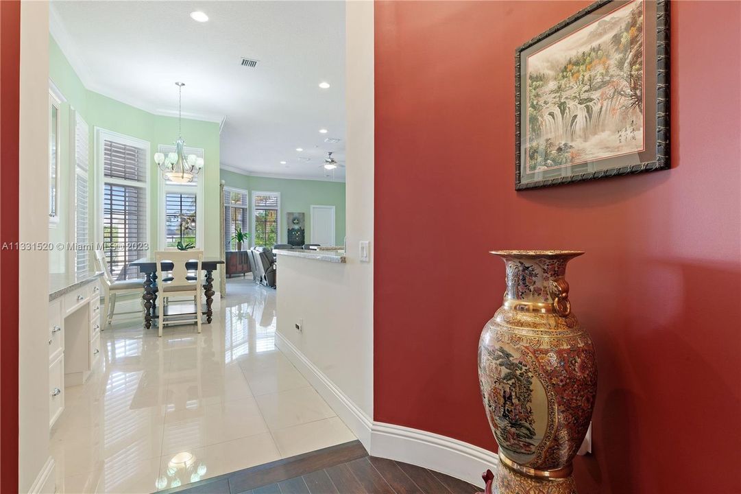 Recently Sold: $2,350,000 (5 beds, 5 baths, 5784 Square Feet)