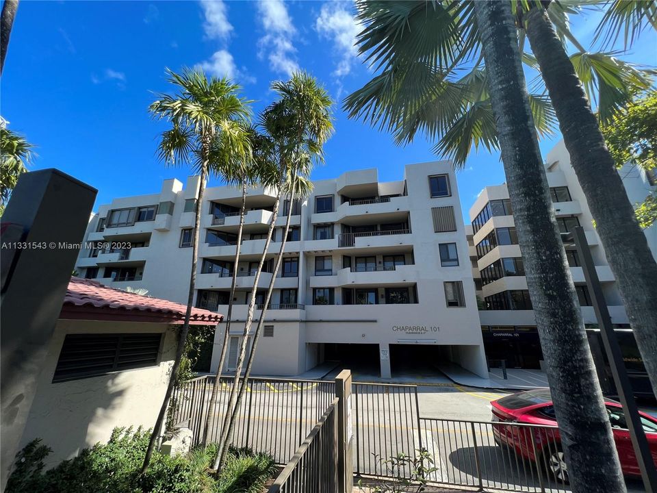 Recently Sold: $1,100,000 (3 beds, 2 baths, 1715 Square Feet)