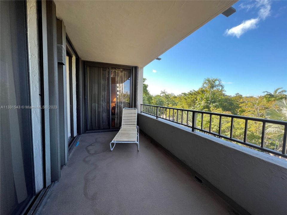 Recently Sold: $1,100,000 (3 beds, 2 baths, 1715 Square Feet)