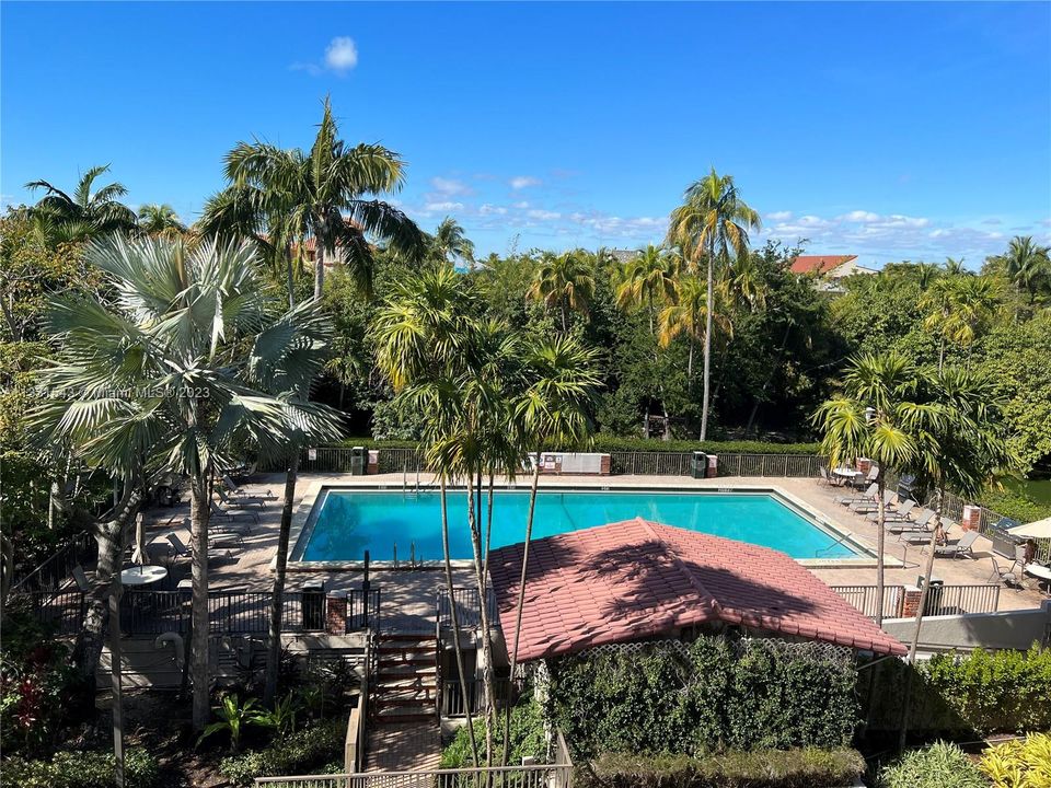 Recently Sold: $1,100,000 (3 beds, 2 baths, 1715 Square Feet)