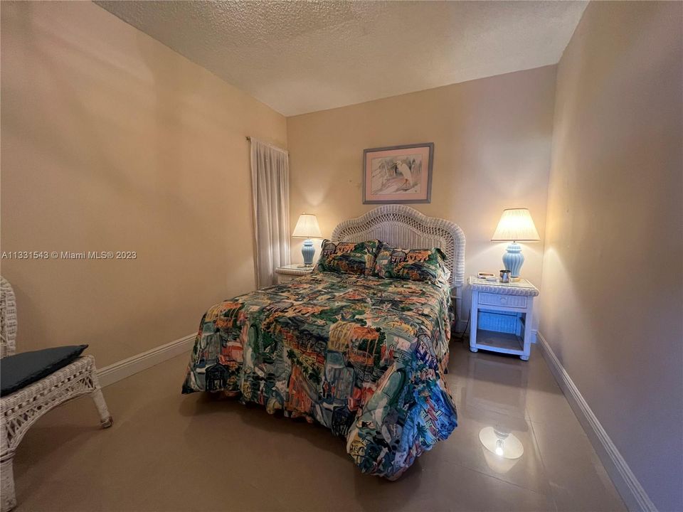 Recently Sold: $1,100,000 (3 beds, 2 baths, 1715 Square Feet)