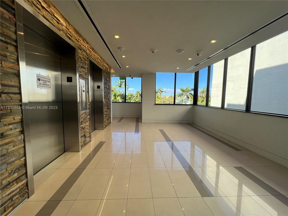 Recently Sold: $1,100,000 (3 beds, 2 baths, 1715 Square Feet)